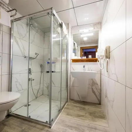 Ξενοδοχείο Madeen